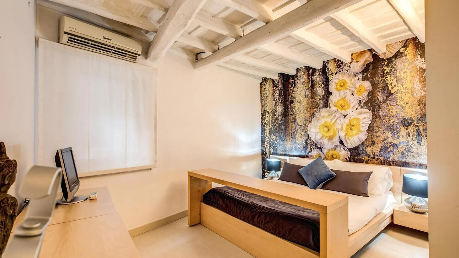Yh Suite Rome 0*,  Italy